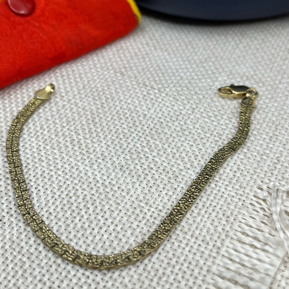 Vintage Gold-Tone Bracelet – 7” Length, 4.6g – Classic & Elegant - Picture 6 of 14